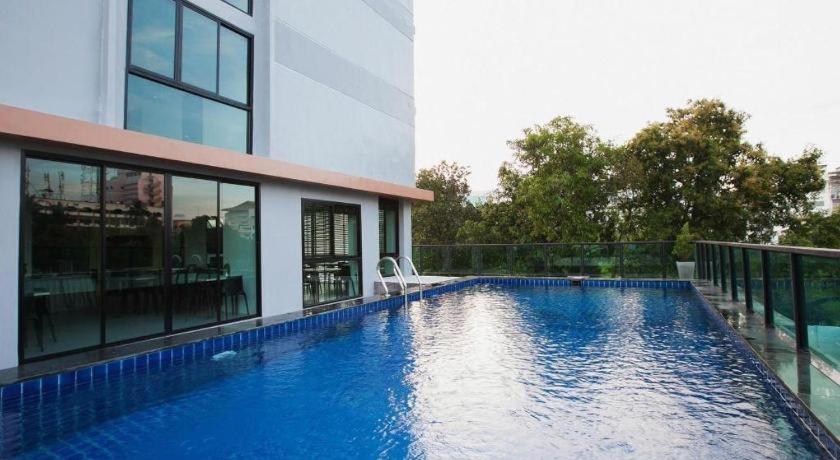 B2 South Pattaya Premier Hotel Kültér fotó
